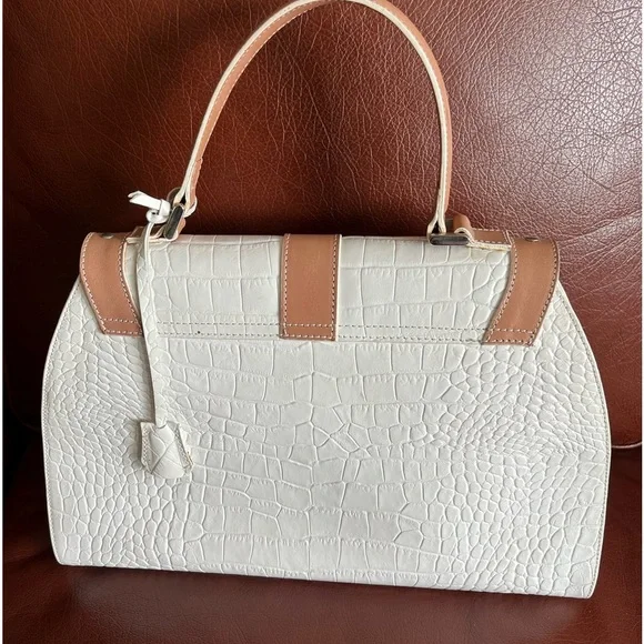 Elegant White and Tan Handbag - Picture 2 of 6